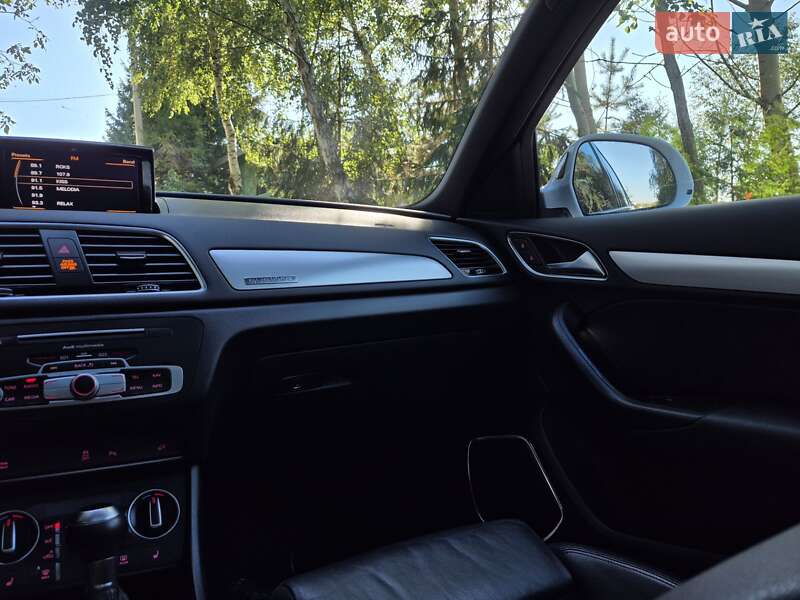 Позашляховик / Кросовер Audi Q3 2016 в Львові