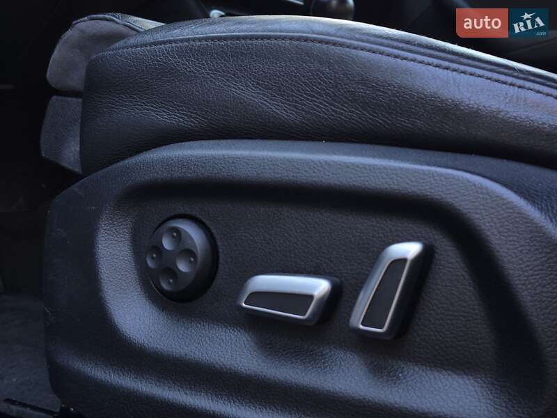 Позашляховик / Кросовер Audi Q3 2016 в Львові