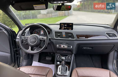 Позашляховик / Кросовер Audi Q3 2016 в 