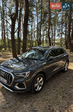 Внедорожник / Кроссовер Audi Q3 2019 в 