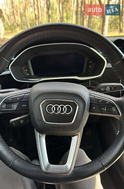 Внедорожник / Кроссовер Audi Q3 2019 в 