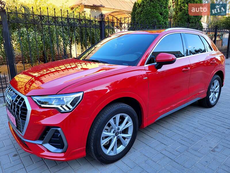 Внедорожник / Кроссовер Audi Q3 2022 в Запорожье