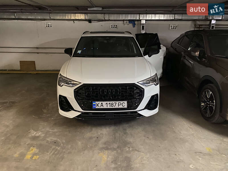 Внедорожник / Кроссовер Audi Q3 2021 в Киеве