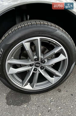 Внедорожник / Кроссовер Audi Q3 2021 в 
