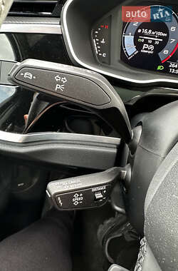 Внедорожник / Кроссовер Audi Q3 2021 в 