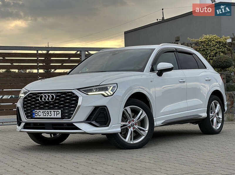 Внедорожник / Кроссовер Audi Q3 2020 в 