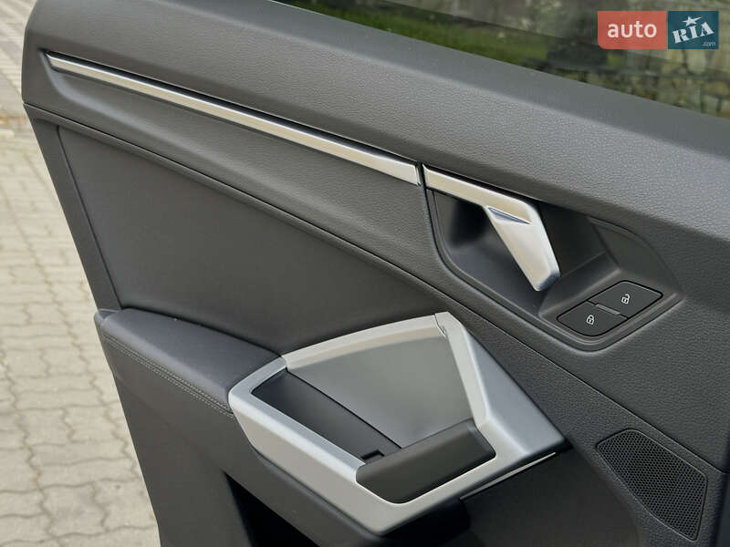 Позашляховик / Кросовер Audi Q3 2020 в Стрию