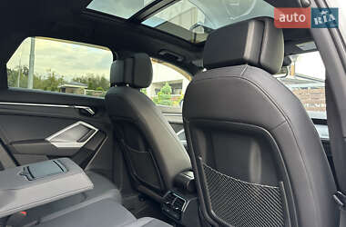 Внедорожник / Кроссовер Audi Q3 2020 в 