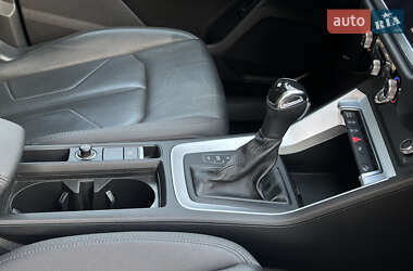 Внедорожник / Кроссовер Audi Q3 2020 в 