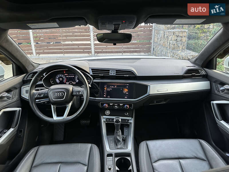 Позашляховик / Кросовер Audi Q3 2020 в Стрию