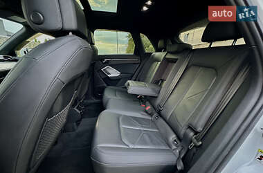 Внедорожник / Кроссовер Audi Q3 2020 в 