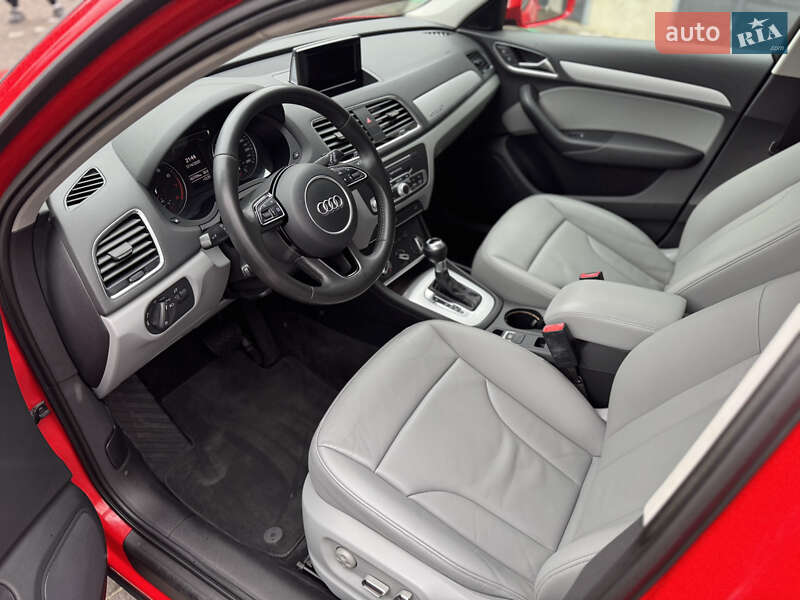 Внедорожник / Кроссовер Audi Q3 2016 в Черновцах