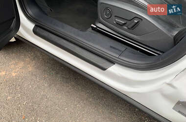 Позашляховик / Кросовер Audi Q3 2021 в 