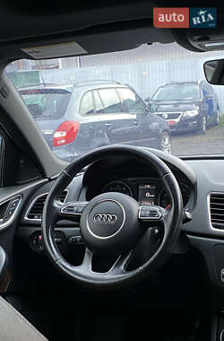 Позашляховик / Кросовер Audi Q3 2017 в 
