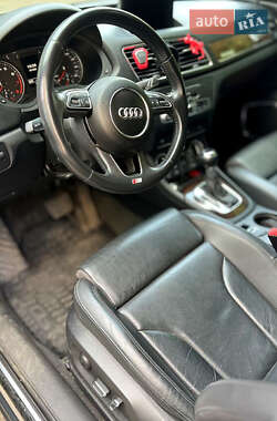 Внедорожник / Кроссовер Audi Q3 2015 в 