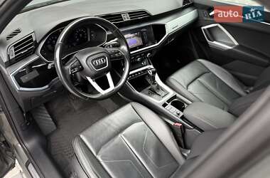 Внедорожник / Кроссовер Audi Q3 2020 в 