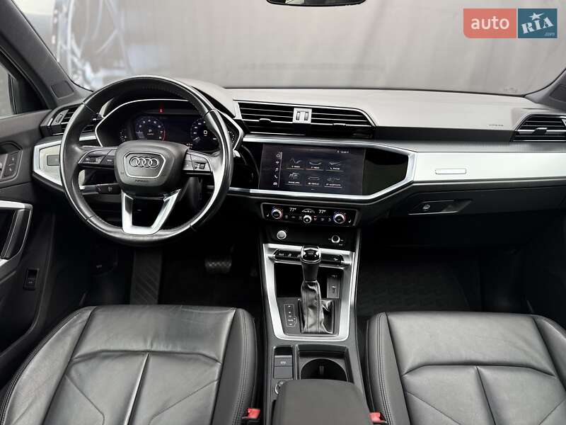 Позашляховик / Кросовер Audi Q3 2020 в Львові