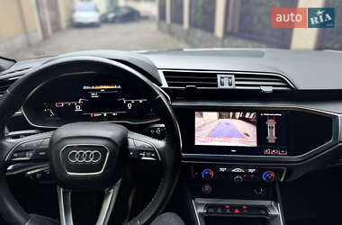 Внедорожник / Кроссовер Audi Q3 2019 в Одессе