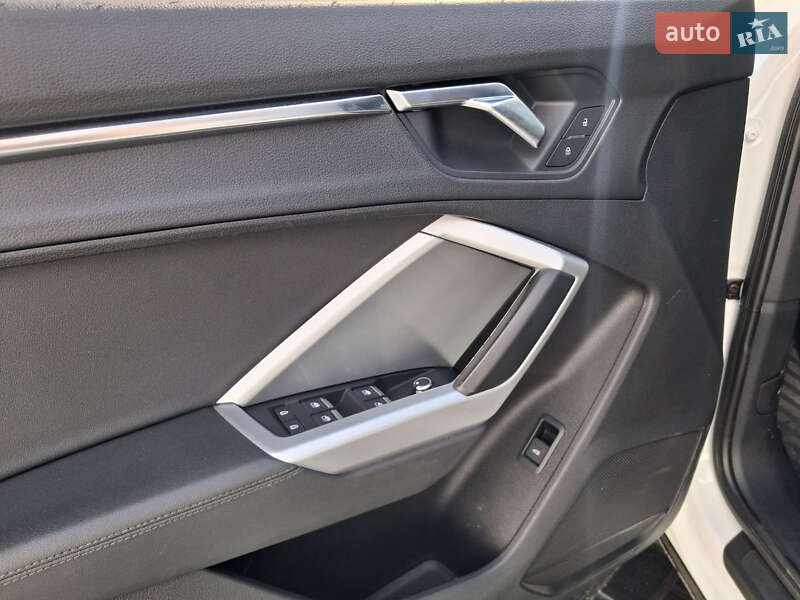 Внедорожник / Кроссовер Audi Q3 2019 в Одессе фото 16 Внедорожник / Кроссовер Audi Q3 2019 в Одессе