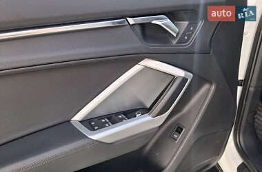 Внедорожник / Кроссовер Audi Q3 2019 в 