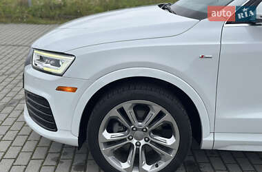 Позашляховик / Кросовер Audi Q3 2017 в 