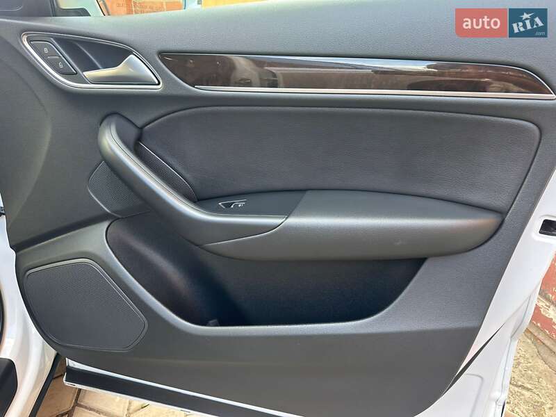 Внедорожник / Кроссовер Audi Q3 2016 в Дубно фото 12 Внедорожник / Кроссовер Audi Q3 2016 в Дубно
