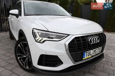 Позашляховик / Кросовер Audi Q3 2020 в 