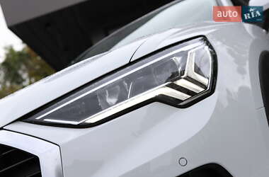 Позашляховик / Кросовер Audi Q3 2020 в 