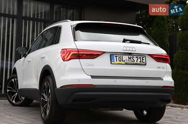 Позашляховик / Кросовер Audi Q3 2020 в 