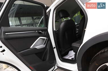 Позашляховик / Кросовер Audi Q3 2020 в 