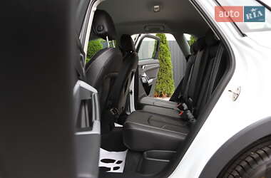 Позашляховик / Кросовер Audi Q3 2020 в 