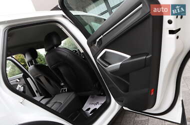 Позашляховик / Кросовер Audi Q3 2020 в 