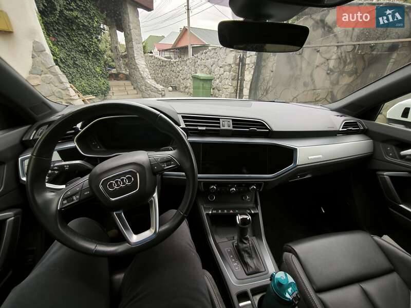 Внедорожник / Кроссовер Audi Q3 2021 в Черкассах