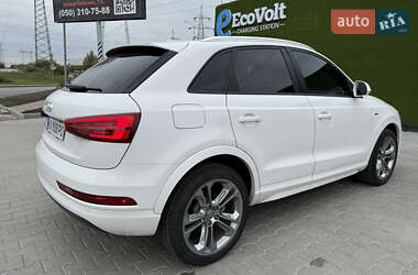 Внедорожник / Кроссовер Audi Q3 2017 в 