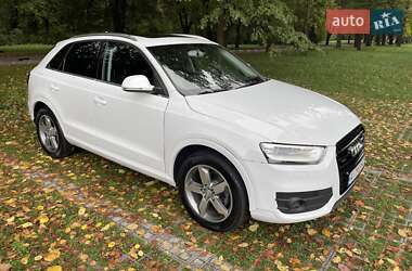 Внедорожник / Кроссовер Audi Q3 2015 в 