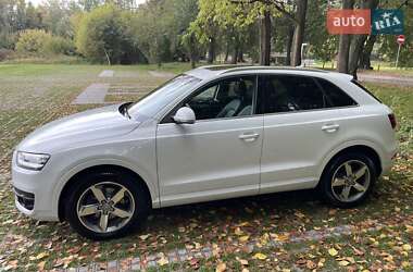 Внедорожник / Кроссовер Audi Q3 2015 в 