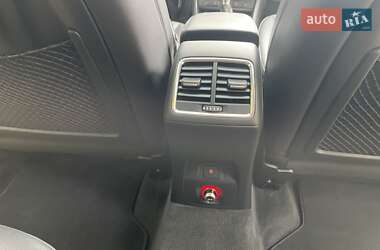 Внедорожник / Кроссовер Audi Q3 2015 в 