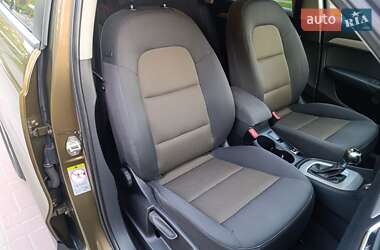 Внедорожник / Кроссовер Audi Q3 2012 в 