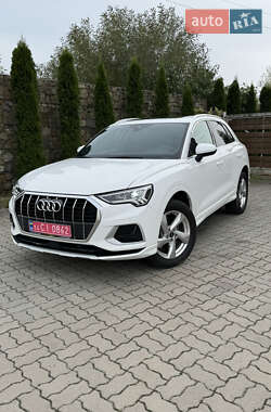 Позашляховик / Кросовер Audi Q3 2021 в Стрию