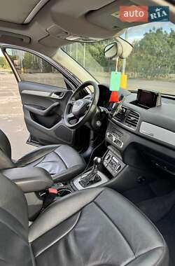 Внедорожник / Кроссовер Audi Q3 2014 в 