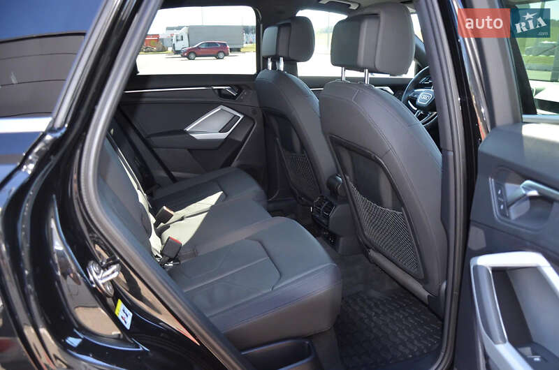 Внедорожник / Кроссовер Audi Q3 2022 в Киеве