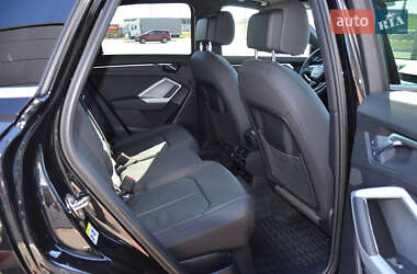 Внедорожник / Кроссовер Audi Q3 2022 в 