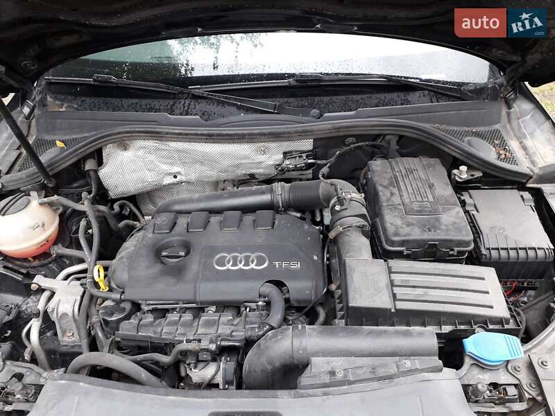 Позашляховик / Кросовер Audi Q3 2014 в Косові
