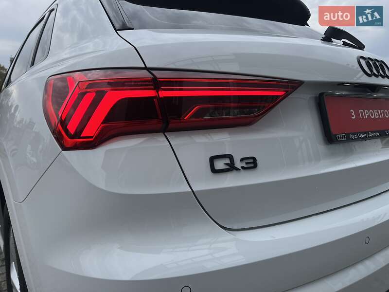 Внедорожник / Кроссовер Audi Q3 2024 в Днепре