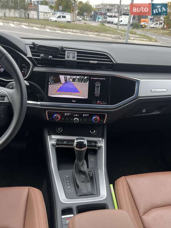 Внедорожник / Кроссовер Audi Q3 2024 в Днепре