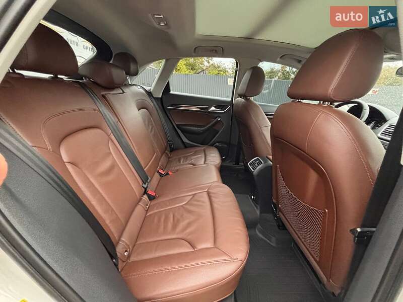 Внедорожник / Кроссовер Audi Q3 2015 в Львове