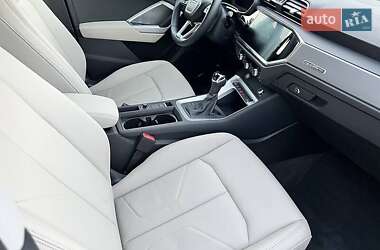 Позашляховик / Кросовер Audi Q3 2020 в 