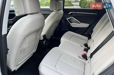 Позашляховик / Кросовер Audi Q3 2020 в 