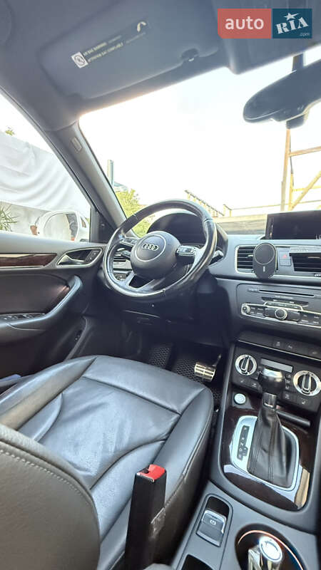 Внедорожник / Кроссовер Audi Q3 2014 в Ужгороде