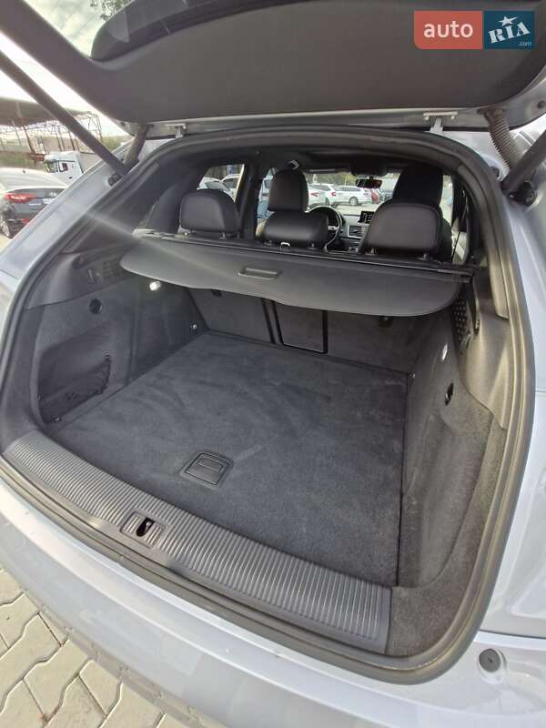 Позашляховик / Кросовер Audi Q3 2015 в Ужгороді